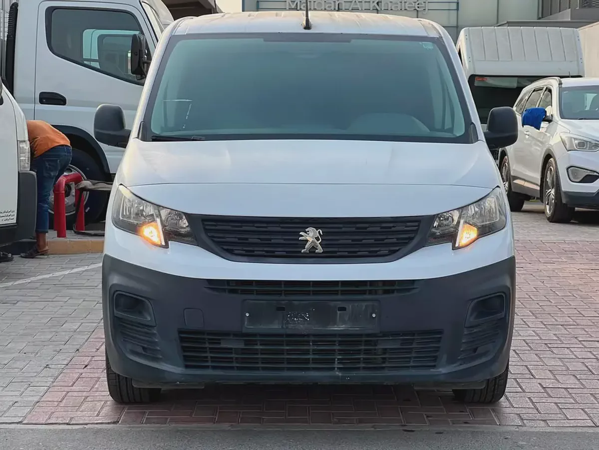 2023 Peugeot partner | Diesel | Manual | Van | GCC | Ref#1132-1-1