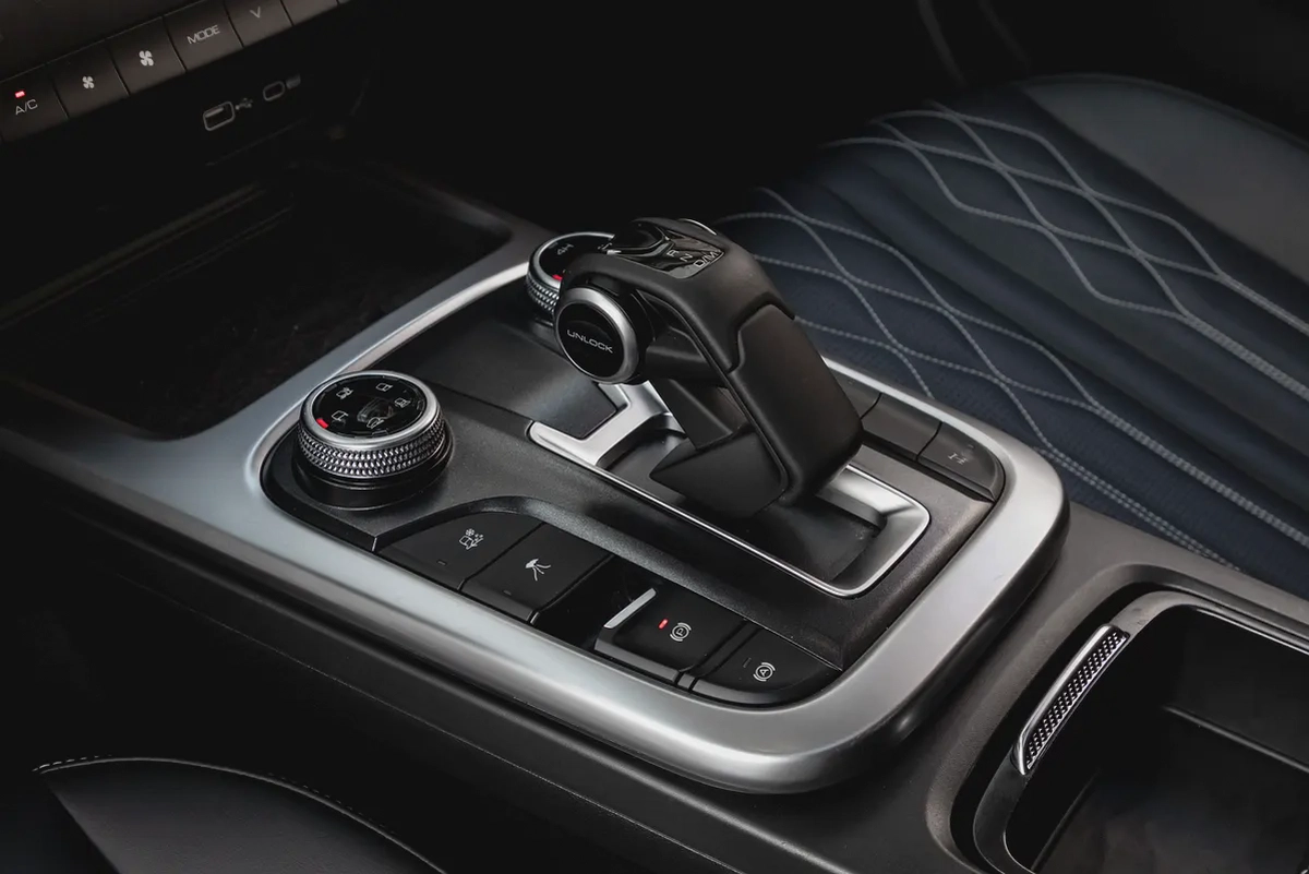 1,861 P.M |  300 Challenger | 0% Downpayment | Agency Warranty-9-9