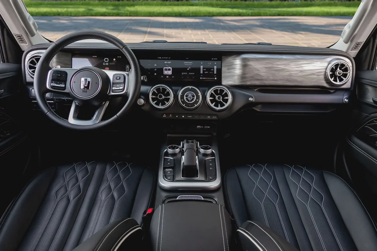 1,861 P.M |  300 Challenger | 0% Downpayment | Agency Warranty-7-7