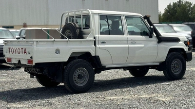 Toyota Land Cruiser Pick Up Land cruiser DOUBLE CABIN lc79 4.2L DIESEL V6 MY2025 FOR EXPORT ONLY.-3