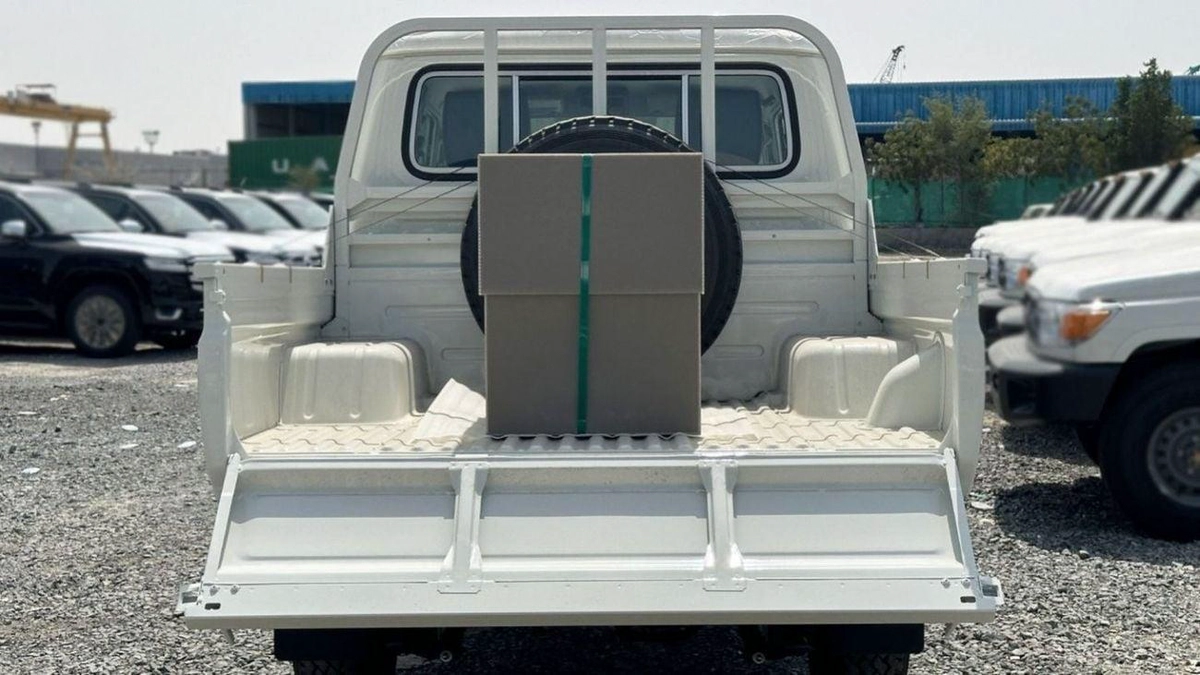 Toyota Land Cruiser Pick Up Land cruiser DOUBLE CABIN lc79 4.2L DIESEL V6 MY2025 FOR EXPORT ONLY.