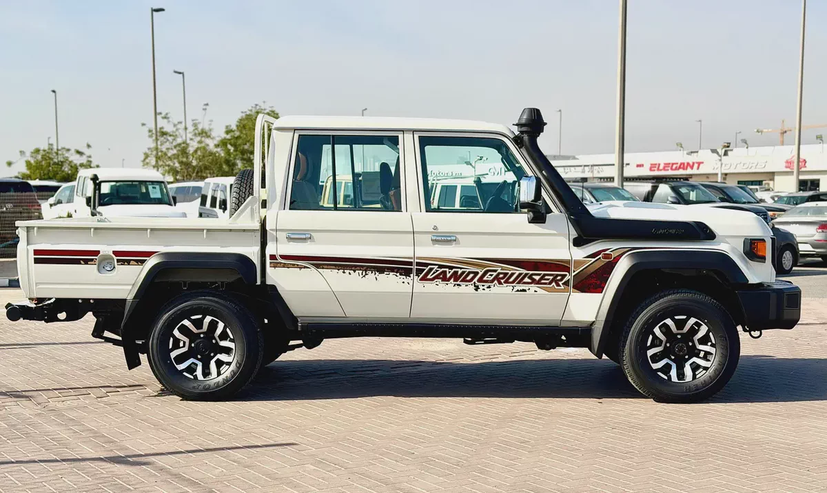 TOYOTA LC79 PETROL 4,0L Full option spec oman MODEL 2026-16-16