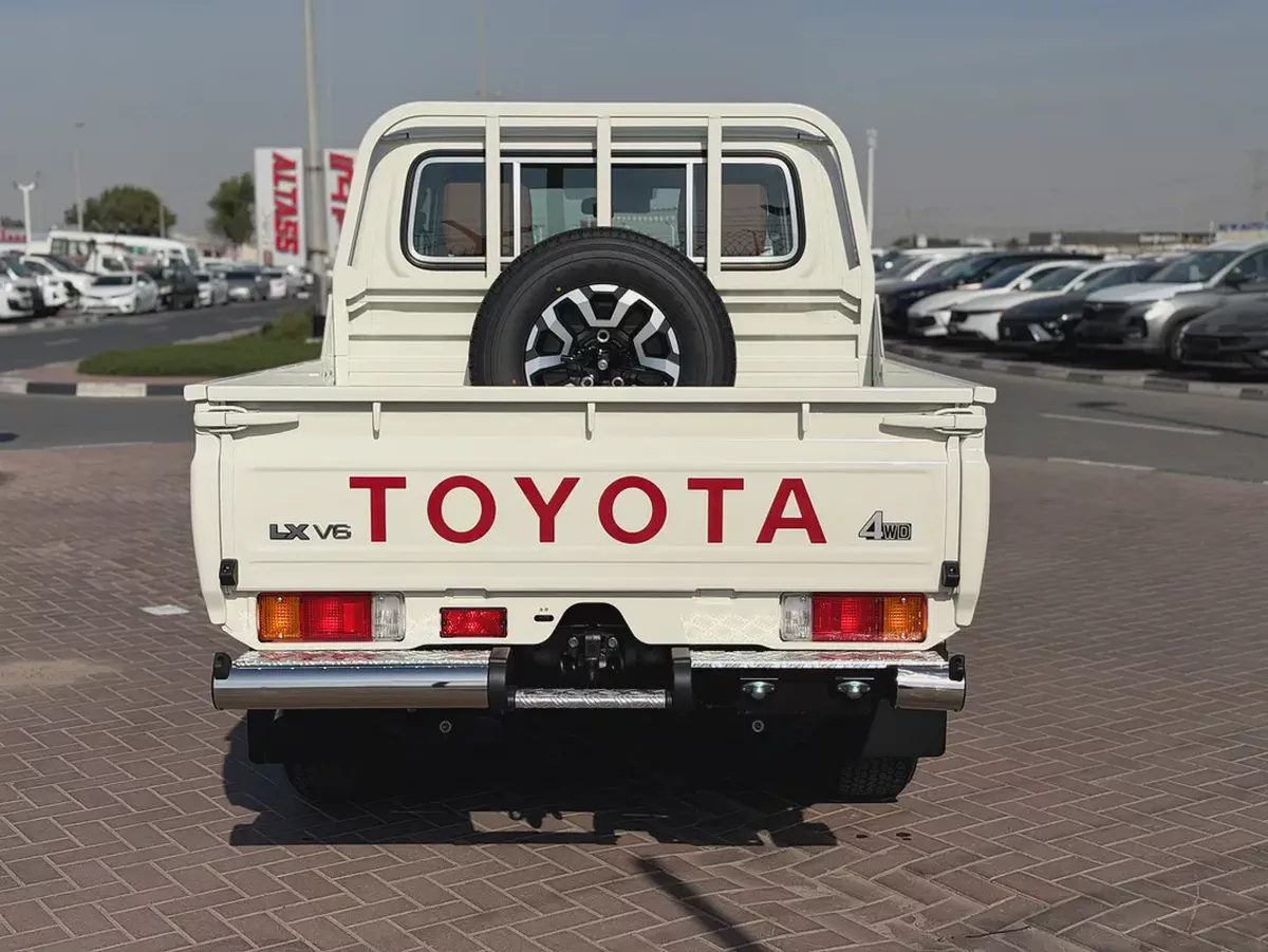 TOYOTA LC79 PETROL 4,0L Full option spec oman MODEL 2026-17-17