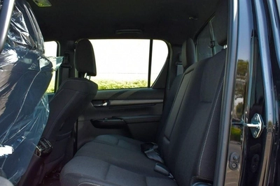 Toyota Hilux ADVENTURE ADV 4.0L-8