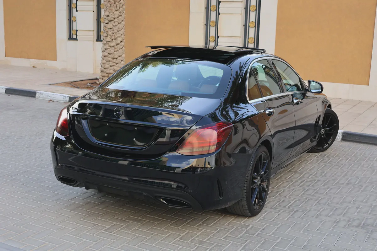 MERCEDES-BENZ C200-2021-70000KM-UNDER WARRANTY-GCC SPECS-2-2