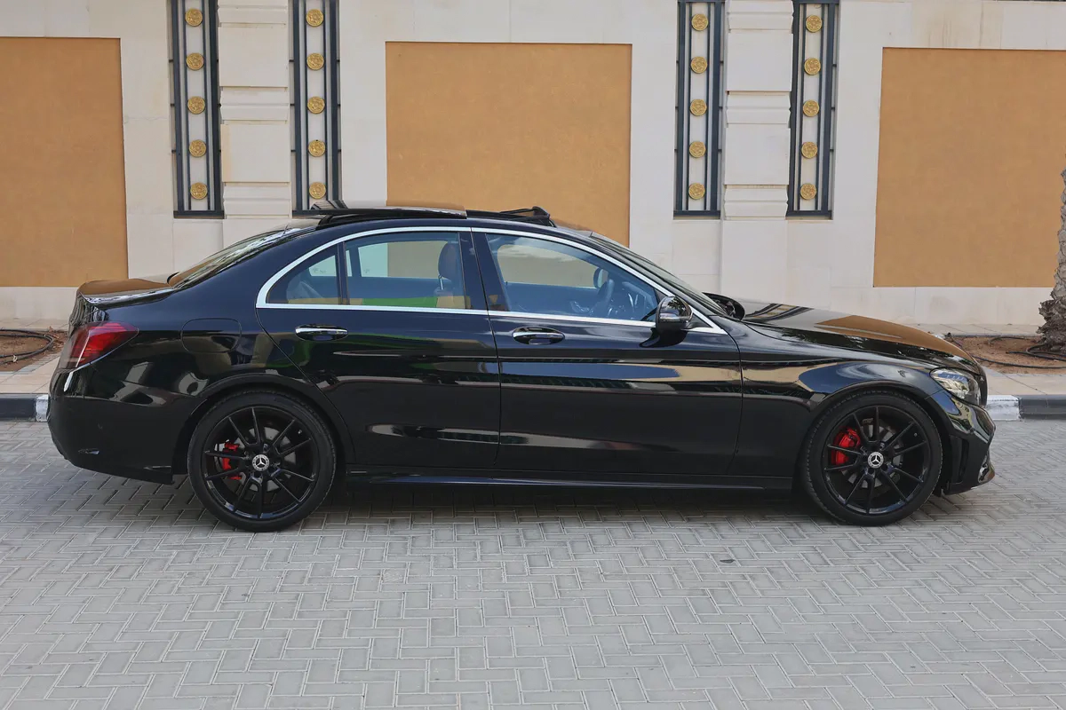 MERCEDES-BENZ C200-2021-70000KM-UNDER WARRANTY-GCC SPECS-6-6