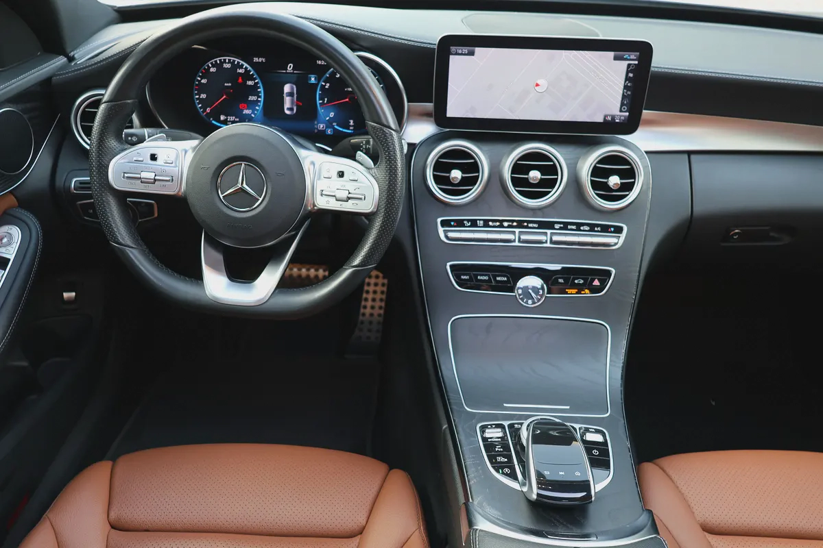 MERCEDES-BENZ C200-2021-70000KM-UNDER WARRANTY-GCC SPECS-14-14