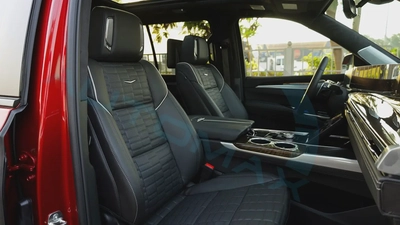 2025 Cadillac Escalade 600 Sport Platinum V8 6.2L 0KM With 5 Years Or 200,000 Km Warranty-13