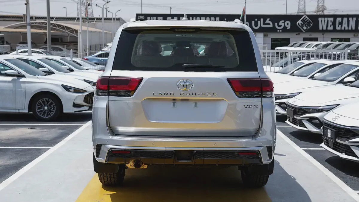 Brand New Toyota Land Cruiser VXR 4.0  2026 | GCC Specs | Zero Mileage-9-9