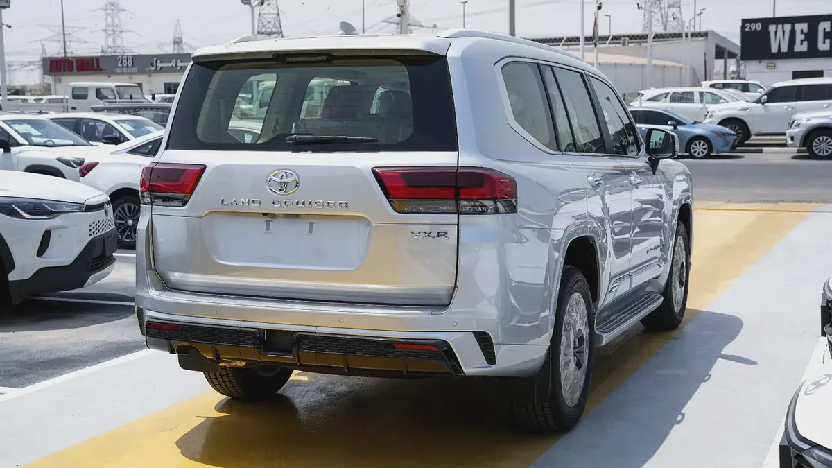 Brand New Toyota Land Cruiser VXR 4.0  2026 | GCC Specs | Zero Mileage-10-10