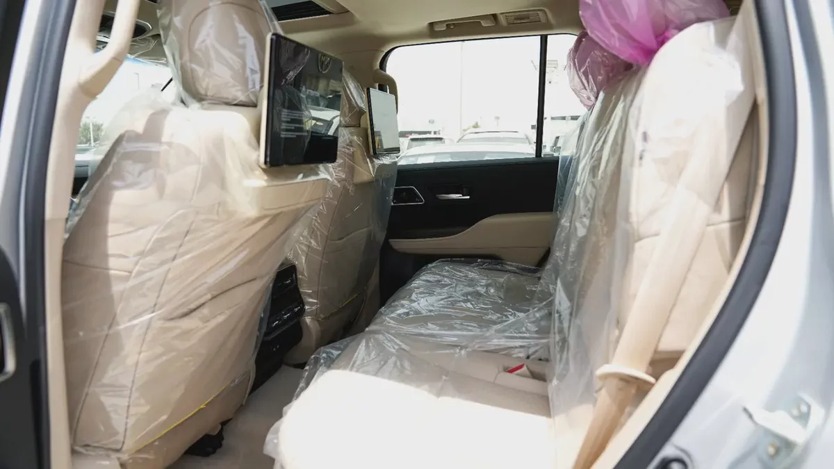 Brand New Toyota Land Cruiser VXR 4.0  2026 | GCC Specs | Zero Mileage-13-13