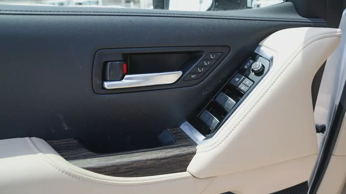 Brand New Toyota Land Cruiser VXR 4.0  2026 | GCC Specs | Zero Mileage-16-16