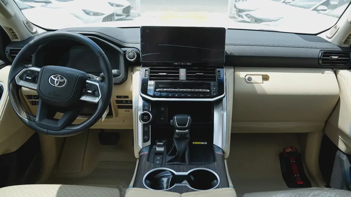 Brand New Toyota Land Cruiser VXR 4.0  2026 | GCC Specs | Zero Mileage-18-18