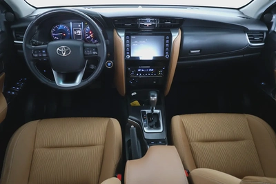 Toyota Fortuner GXR 2023 | GCC Specs | Low Mileage 46000km-Pristine Conditiom-11