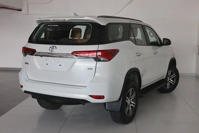 Toyota Fortuner GXR 2023 | GCC Specs | Low Mileage 46000km-Pristine Conditiom-3