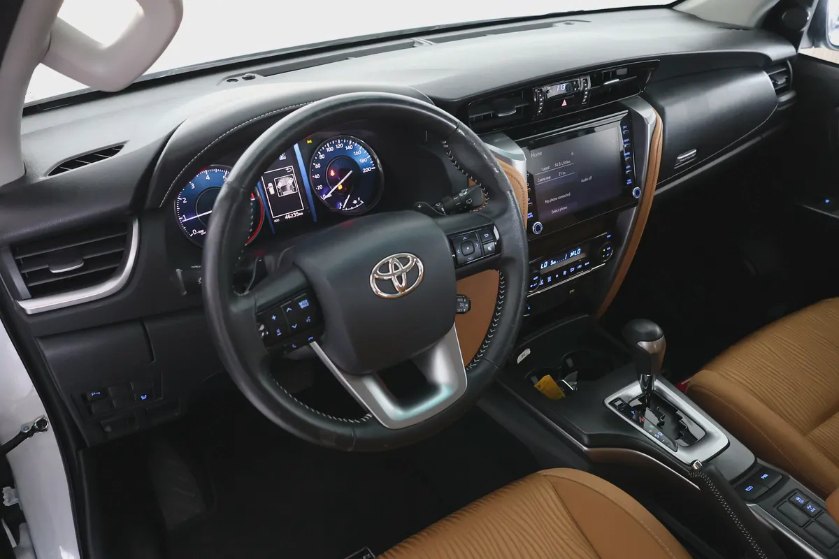 Toyota Fortuner GXR 2023 | GCC Specs | Low Mileage 46000km-Pristine Conditiom-10-10