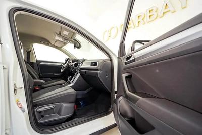 AED 1237 PM | VW T-ROC 2024 | UNDER 3 YEAR AGENCY WARRANTY SERVICE CONTRACT | LOW KMS | GCC-3