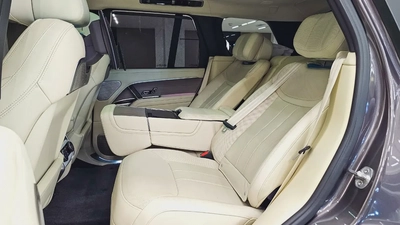 RANGE ROVER - VOGUE - FIRST EDITION - V8 P530 - GCC SPECS - UNDER WARRANTY - 2022 MODEL - GRAY/WHITE-9