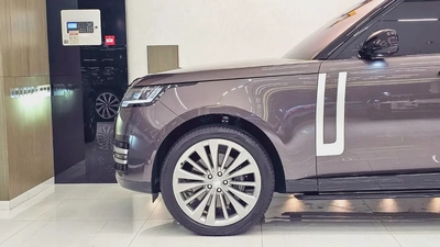 RANGE ROVER - VOGUE - FIRST EDITION - V8 P530 - GCC SPECS - UNDER WARRANTY - 2022 MODEL - GRAY/WHITE-18