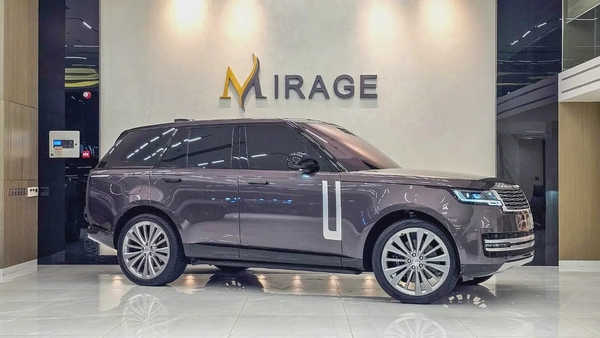 RANGE ROVER - VOGUE - FIRST EDITION - V8 P530 - GCC SPECS - UNDER WARRANTY - 2022 MODEL - GRAY/WHITE
