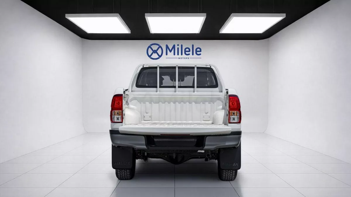 Toyota Hilux GL-9-0