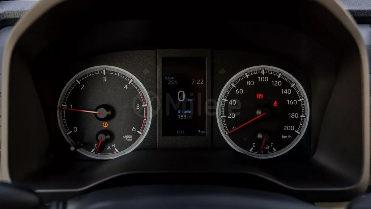 Toyota Hiace DX-12-0