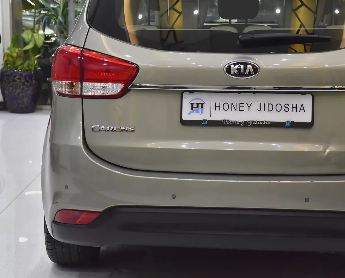 EXCELLENT DEAL for our KIA Carens 1.6L ( 2017 Model ) in Beige Color GCC Specs-7-7