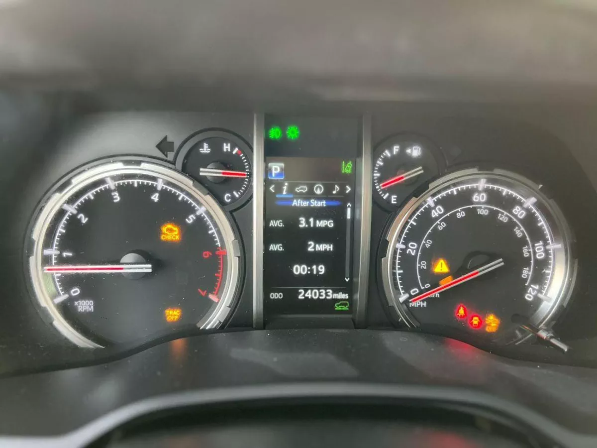 Toyota 4Runner  2023 Toyota 4Runner Full Option 4.0L V6 - Rear Camera - AWD 4x4 - Sunroof - Leather Se-20-0