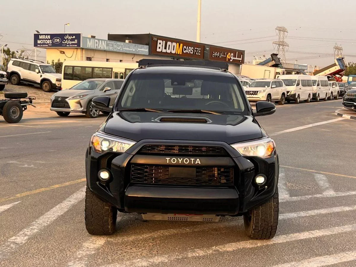 Toyota 4Runner  2023 Toyota 4Runner Full Option 4.0L V6 - Rear Camera - AWD 4x4 - Sunroof - Leather Se-1-0