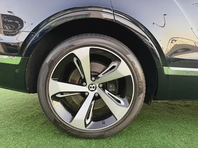 (2018) BENTLEY BENTYAGA //W12// GCC FULL OPTION -ORIGINAL PAINT--18