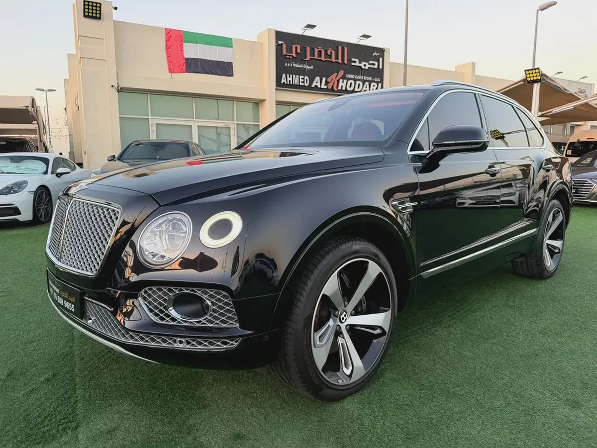 (2018) BENTLEY BENTYAGA //W12// GCC FULL OPTION -ORIGINAL PAINT--1-1