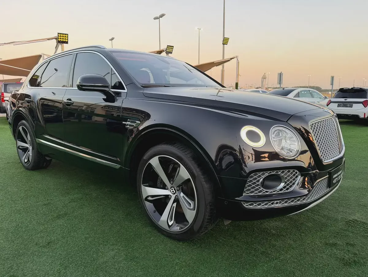 (2018) BENTLEY BENTYAGA //W12// GCC FULL OPTION -ORIGINAL PAINT--3-3