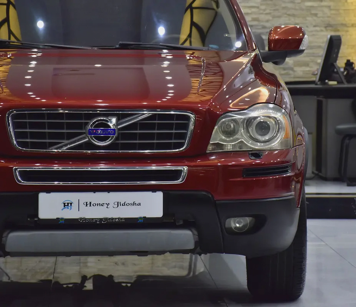 EXCELLENT DEAL for our Volvo XC90 3.2 AWD ( 2011 Model ) in Red Color GCC Specs-3-3