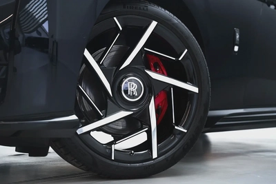 2025 Rolls-Royce Spectre Black Badge | European Specs-6