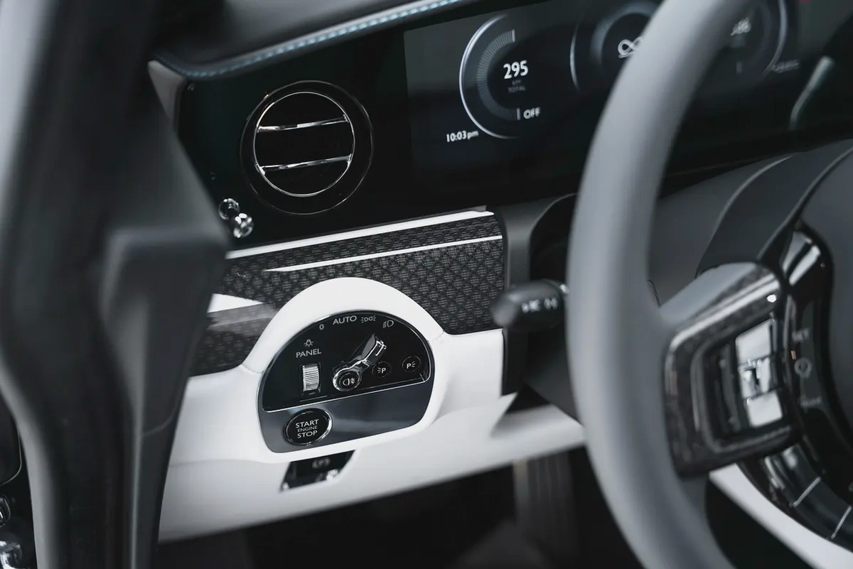 2025 Rolls-Royce Spectre Black Badge | European Specs-13-13