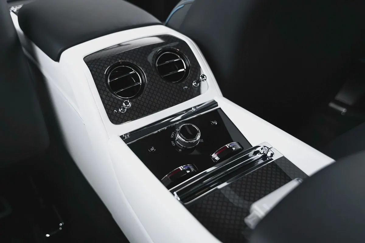 2025 Rolls-Royce Spectre Black Badge | European Specs-15-15