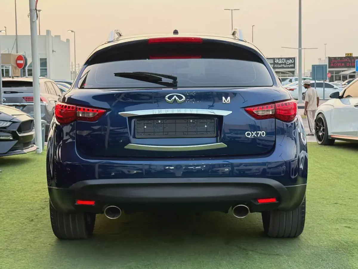 Infiniti QX70 Sport Luxury Plus 2017 - American Specs - Excellent Condition-4-4