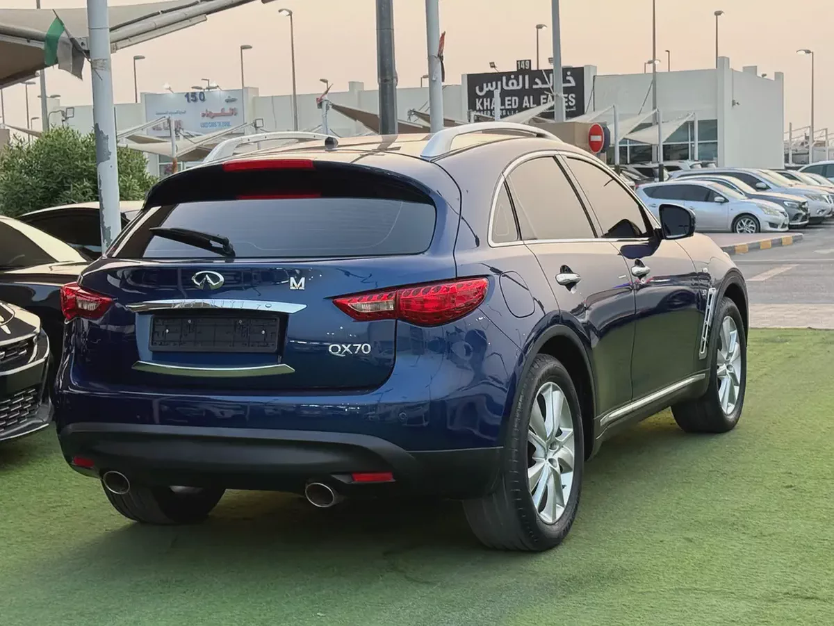 Infiniti QX70 Sport Luxury Plus 2017 - American Specs - Excellent Condition-6-6