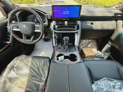 Toyota Land Cruiser VX 2026 | GCC Specs | Brand New-7