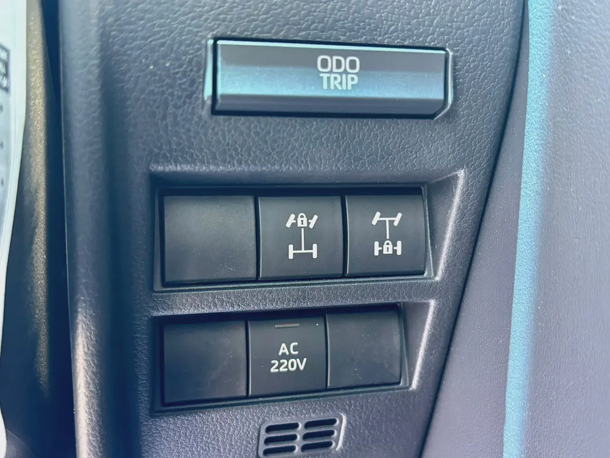Toyota Land Cruiser VX 2026 | GCC Specs | Brand New-11-11