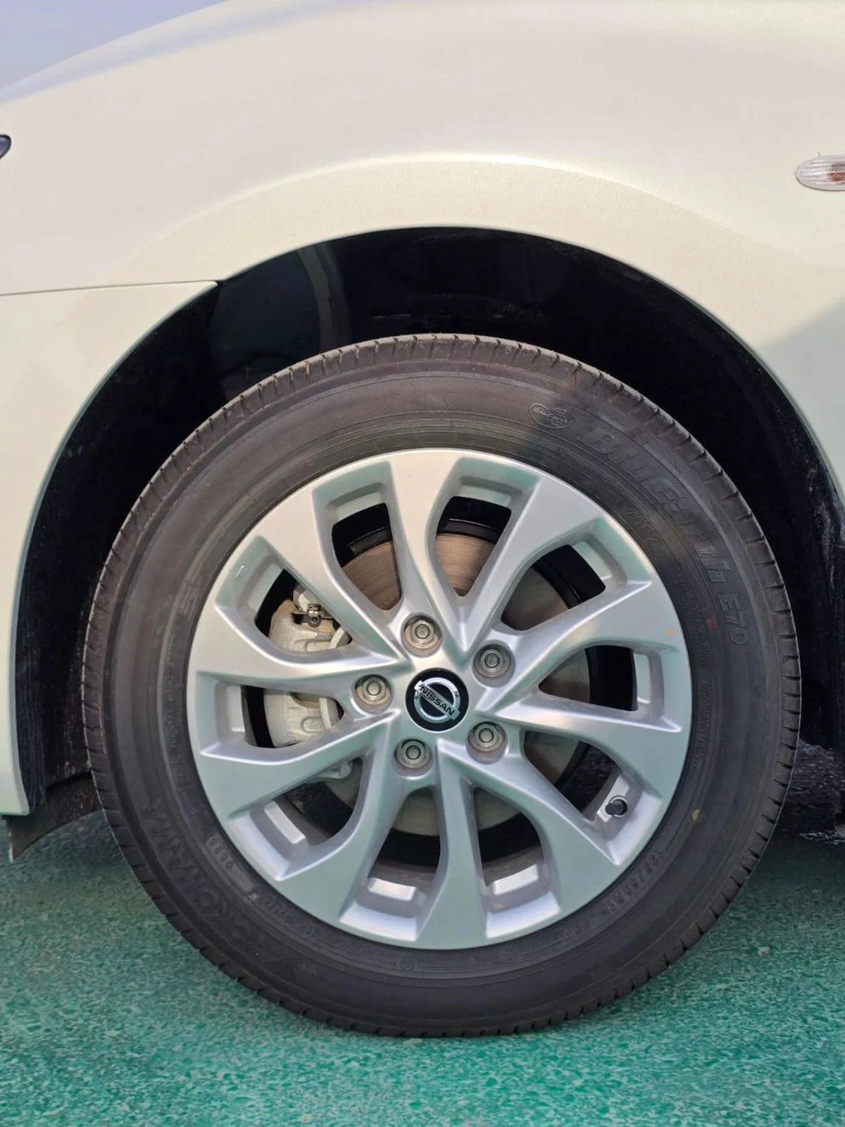 Nissan Sentra 1.6L-8-8
