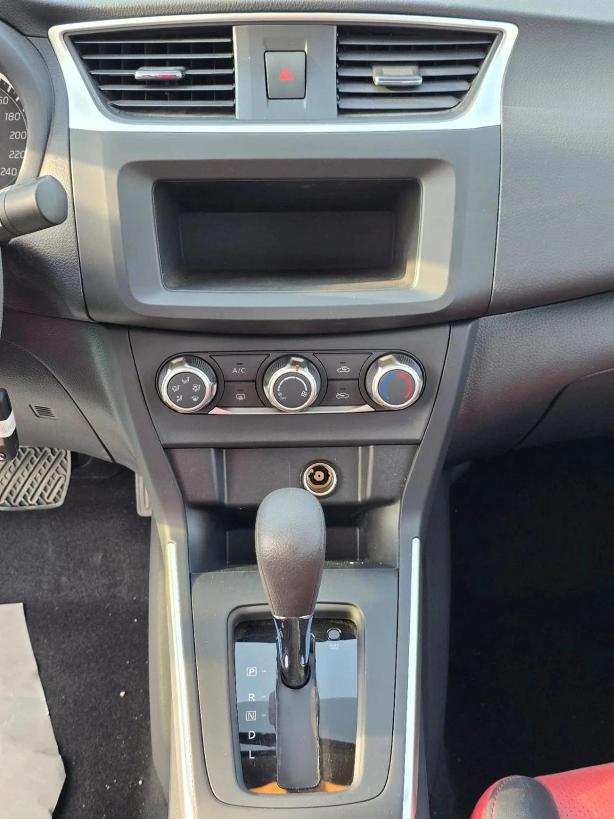 Nissan Sentra 1.6L-2-2