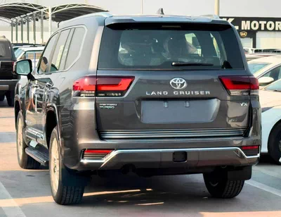 Toyota Land Cruiser VX 3.3L DIESEL TT || REAR ENTERTAINMENT SCREEN | BIG DVD | RADAR | JBL SPEAKERS (CODE # LCDVXS)-4