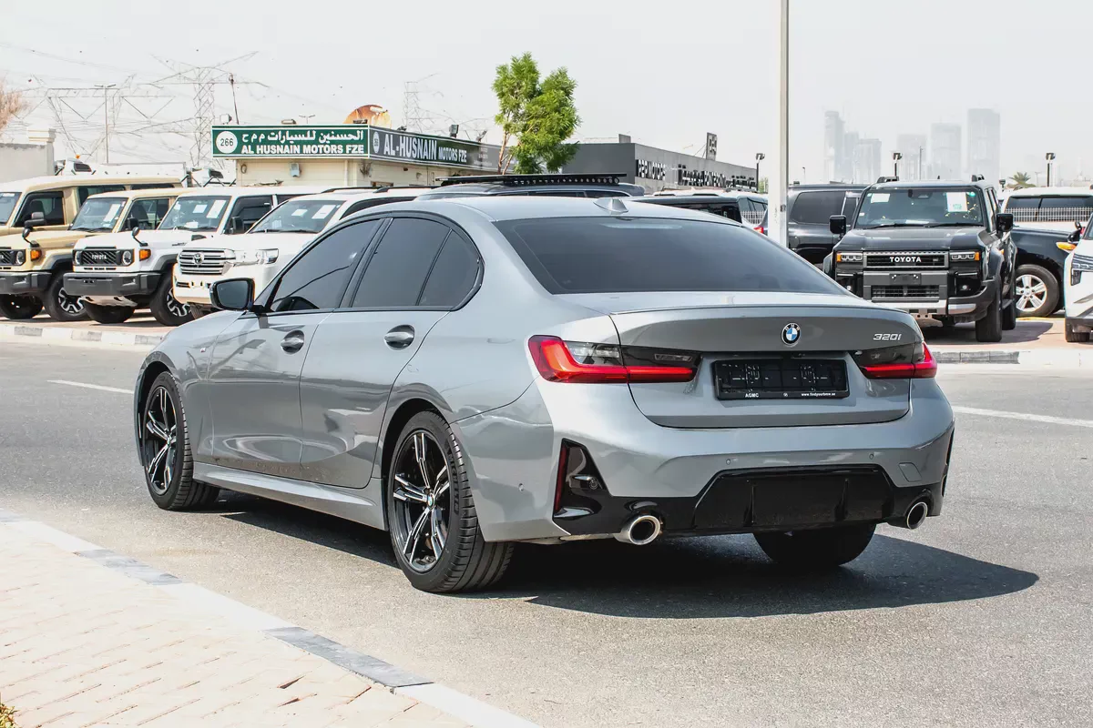 2024 BMW 320i M SPORT- GCC Specs - Like New - ONLY 22,000 KM WARRANTY+SERVICE AGMC-5-5