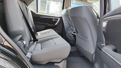 Toyota Fortuner EXR Toyota Fortuner / 2.7L V4 Petrol /  Climate Control / Only for Africa Special Price-10