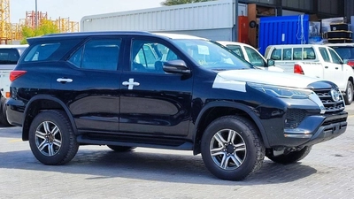Toyota Fortuner EXR Toyota Fortuner / 2.7L V4 Petrol /  Climate Control / Only for Africa Special Price-1