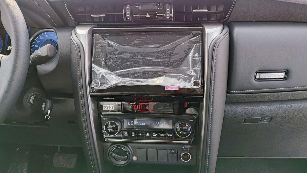 Toyota Fortuner EXR Toyota Fortuner / 2.7L V4 Petrol /  Climate Control / Only for Africa Special Price-14-0