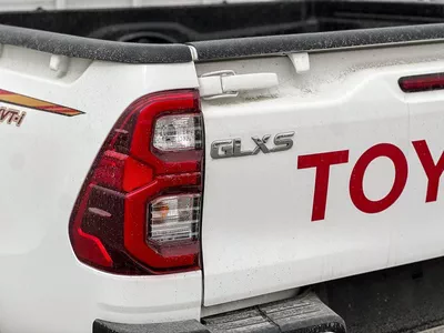 Toyota Hilux EXPORT ONLY - S GLX 2.7L AWD A/T EXPORT ONLY - 2.7L AWD A/T (Key Start)-9