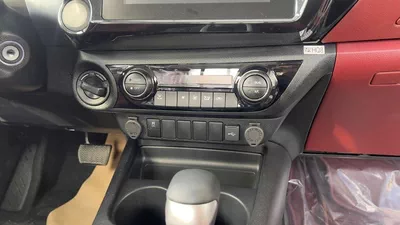 Toyota Hilux EXPORT ONLY - S GLX 2.7L AWD A/T EXPORT ONLY - 2.7L AWD A/T (Key Start)-22