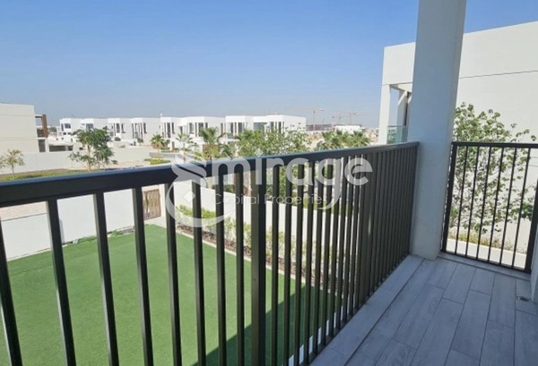 Vacant 4BR Villa | Premium Finishes | Prime Area